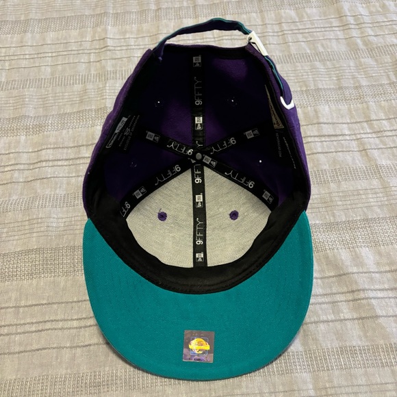 New Era New York Knicks Adjustable Hat - Picture 5 of 7